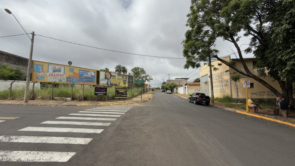 OUTDOOR 207 · R. JOAQUIM DE MICHELI, QD.2/AO LADO BURGER KING - C1